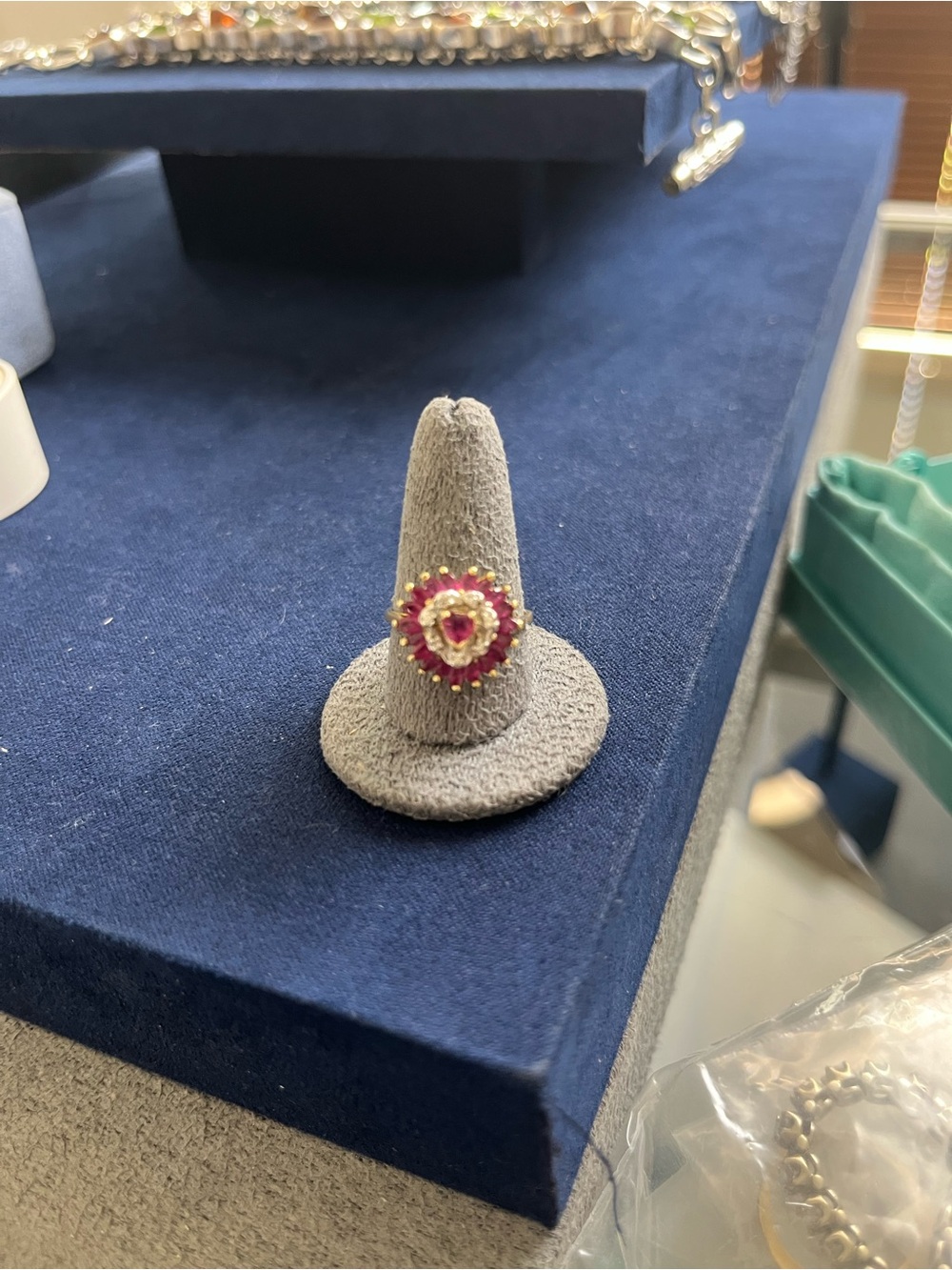 14k gold diamond and Ruby ring - Picture 2 of 2